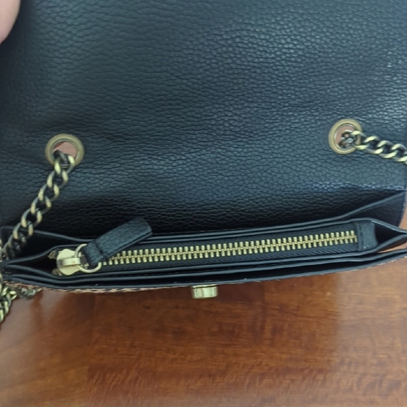 Leopard Print Crossbody Bag with Chain Strap - Picture 5 of 10